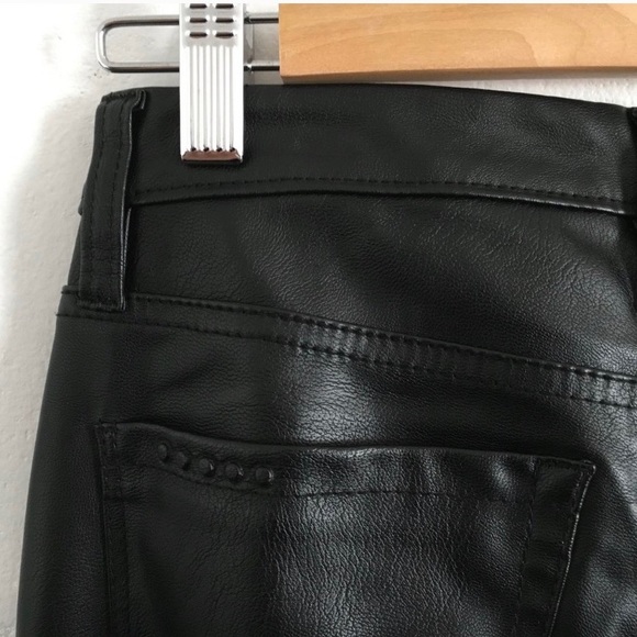 Blank NYC Faux leather Mid Rise Skinny - Picture 4 of 8